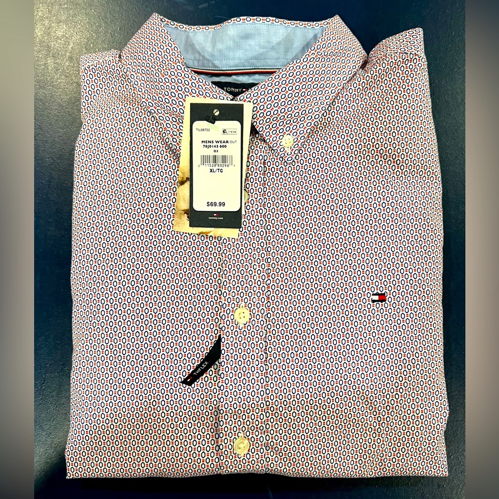 NWT Tommy Hilfiger Men’s Long Sleeve Button Down